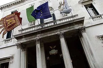 Appartamento Alla Fenice Venedig 0*,