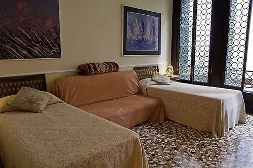 Apartament Appartamento Alla Fenice Wenecja